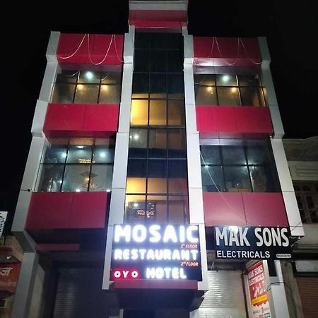 Oyo Mosaic Hotel And Restaurant Gonda Extérieur photo